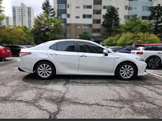 TOYOTA CAMRY XV70 2019