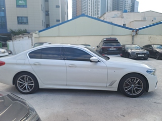BMW 5-SERIES G30 2018