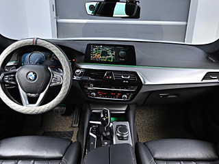BMW 5-SERIES G30 2018