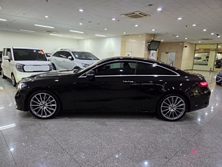 MERCEDES BENZ E-CLASS W213 2021