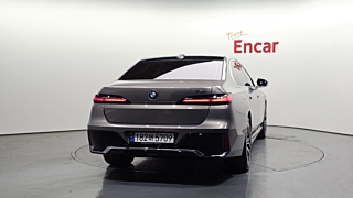 BMW 7-SERIES G70 2023