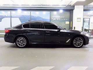 BMW 5-SERIES G30 2017
