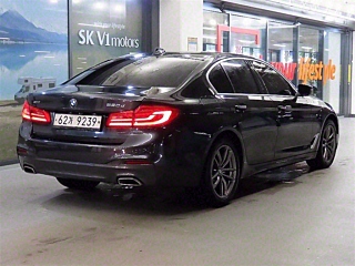 BMW 5-SERIES G30 2017