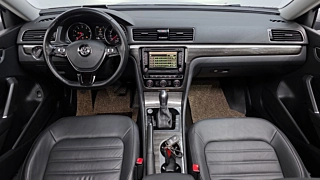 VOLKSWAGEN PASSAT 2018