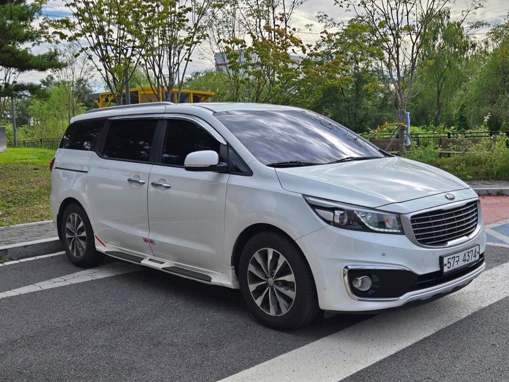 KIA CARNIVAL 2017