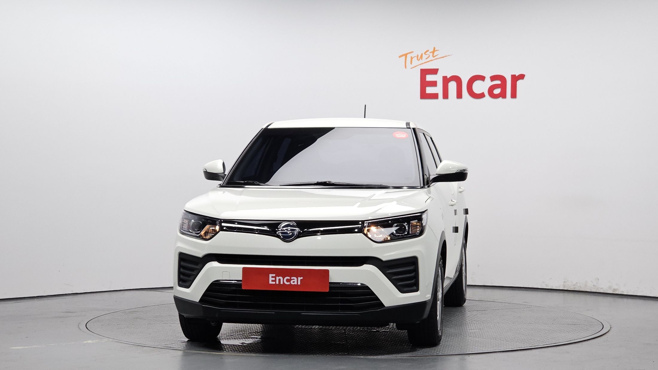 SSANGYONG TIVOLI VERY NEW 2020