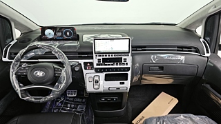 HYUNDAI STARIA 2025