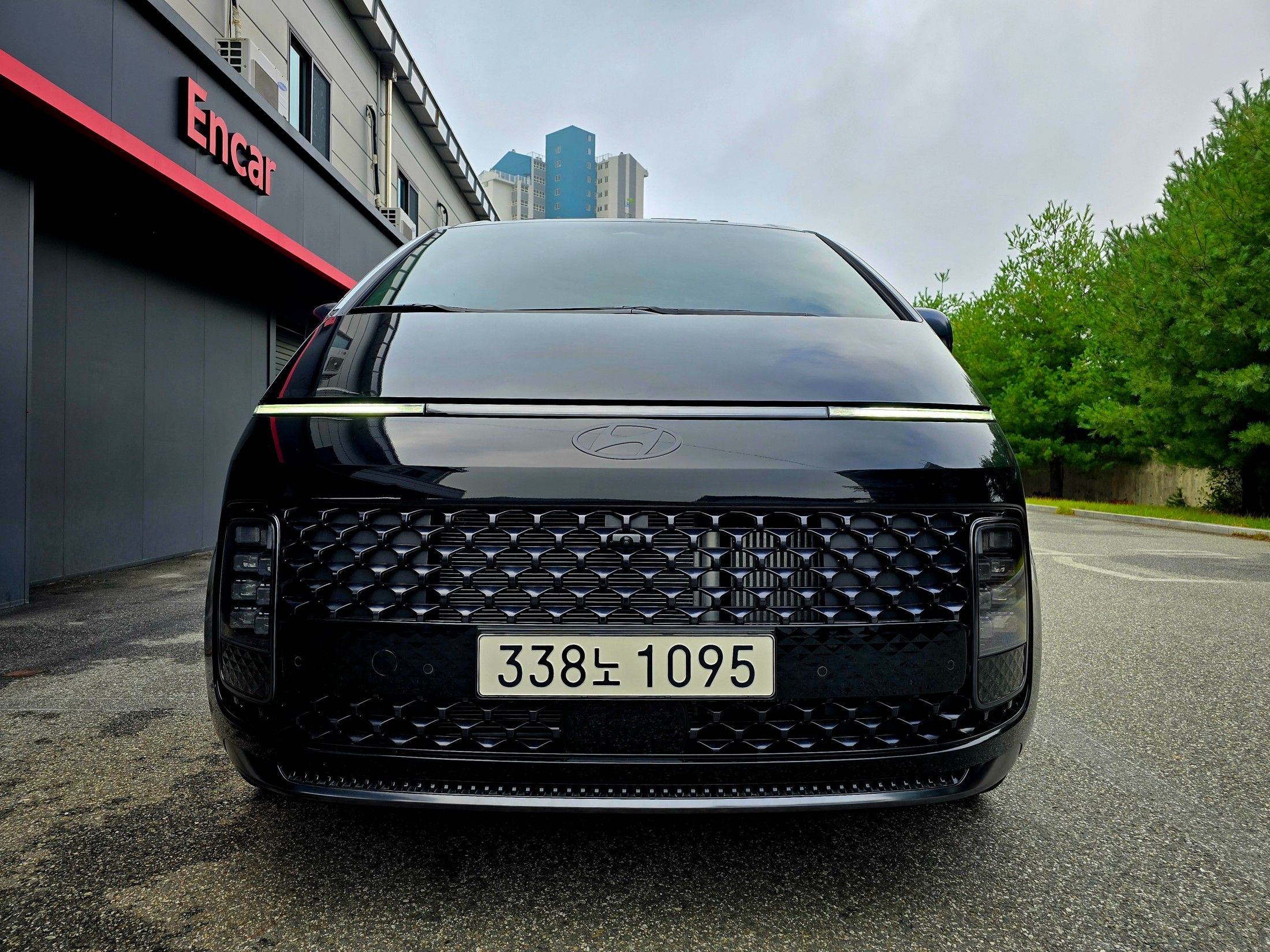 HYUNDAI STARIA 2025