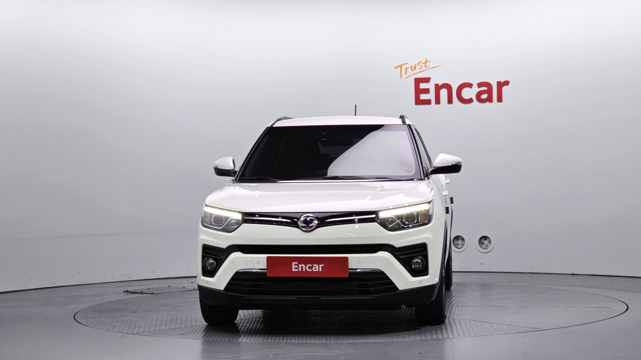 SSANGYONG TIVOLI VERY NEW 2020