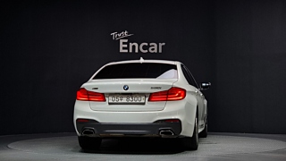 BMW 5-SERIES G30 2017