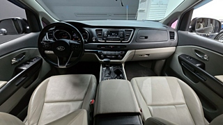 KIA CARNIVAL 2017