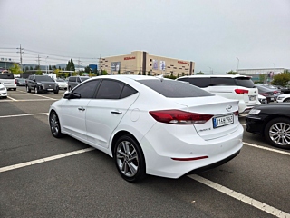 HYUNDAI AVANTE AD 2017