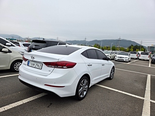 HYUNDAI AVANTE AD 2017