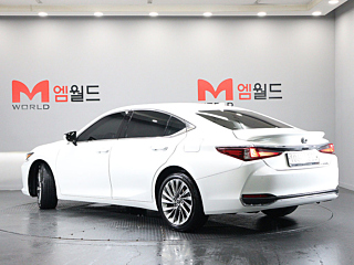 LEXUS ES300H 2024