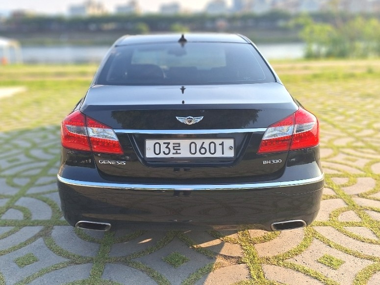 HYUNDAI GENESIS 2013