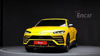 LAMBORGHINI URUS 2020
