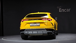 LAMBORGHINI URUS 2020