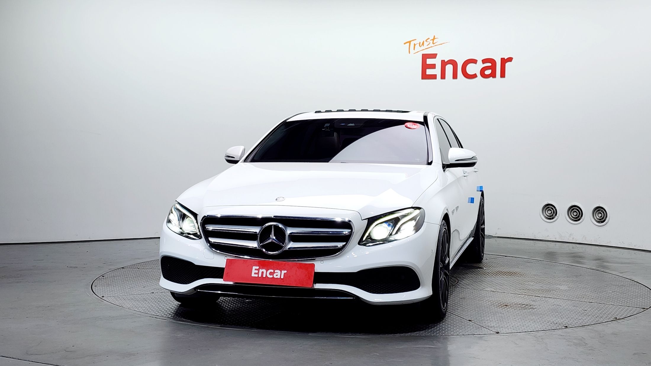 MERCEDES BENZ E-CLASS W213 2016