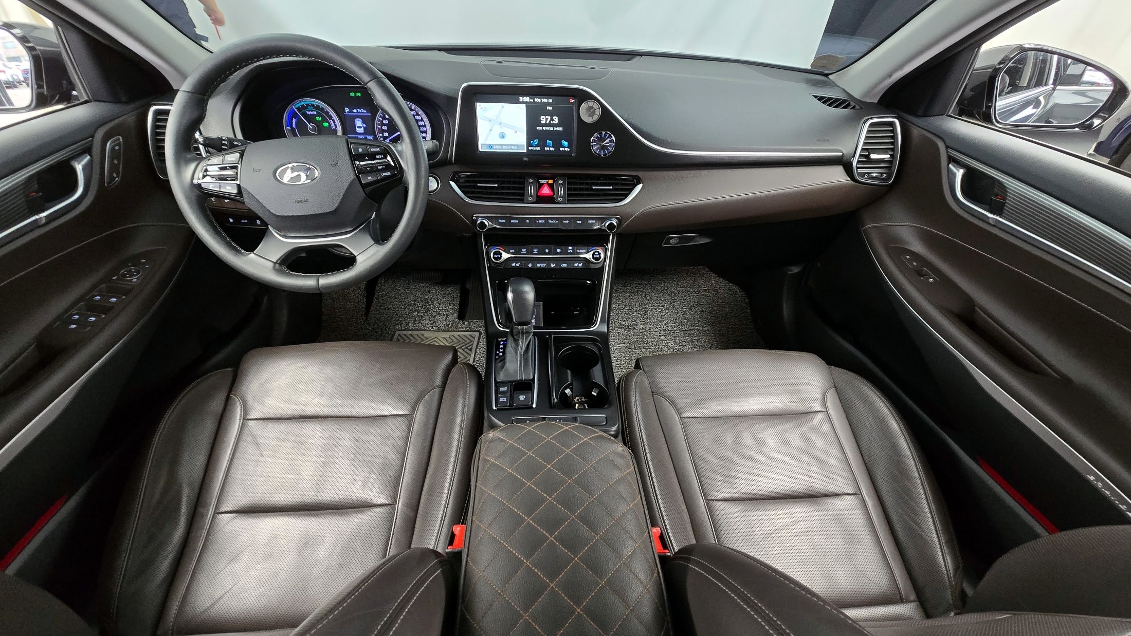 HYUNDAI GRANDEUR IG HYBRID 2018