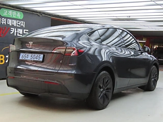 TESLA MODEL Y 2025