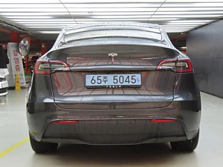 TESLA MODEL Y 2025