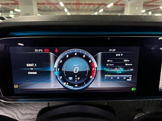 MERCEDES BENZ E-CLASS W213 2018