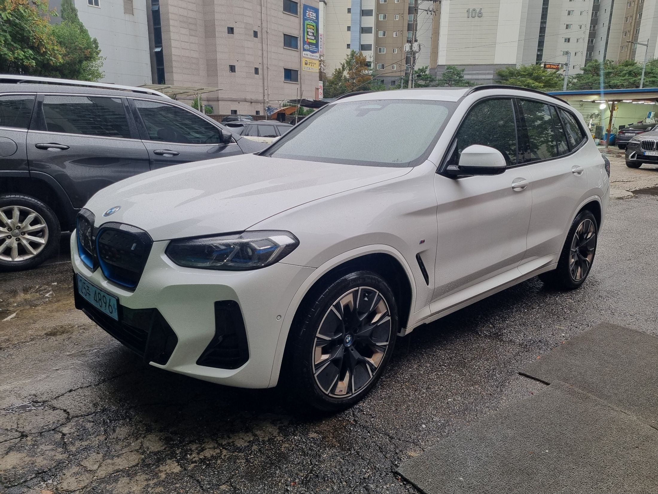 BMW IX3 2024