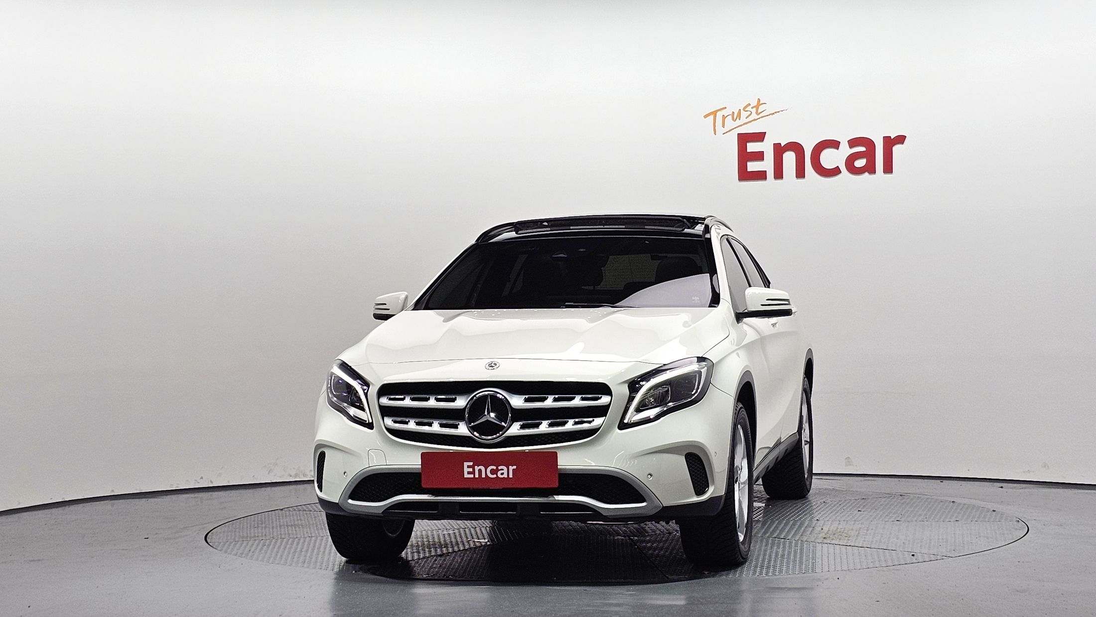 MERCEDES BENZ GLA-CLASS X156 2017