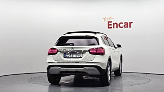 MERCEDES BENZ GLA-CLASS X156 2017