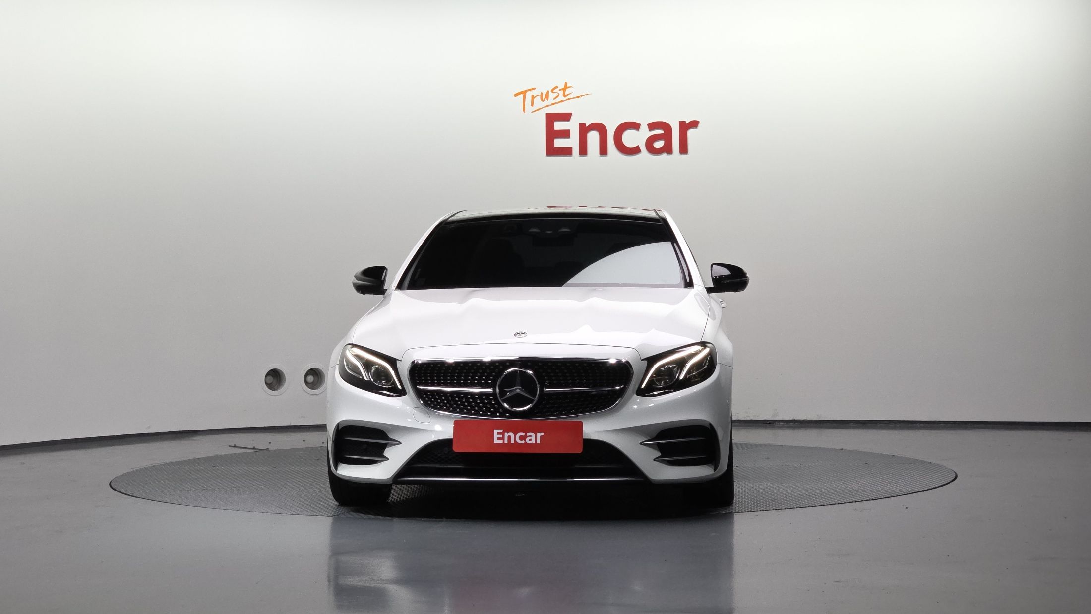 MERCEDES BENZ E-CLASS W213 2019
