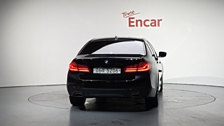 BMW 5-SERIES G30 2017