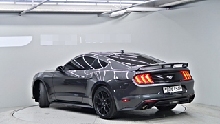 FORD MUSTANG 2020