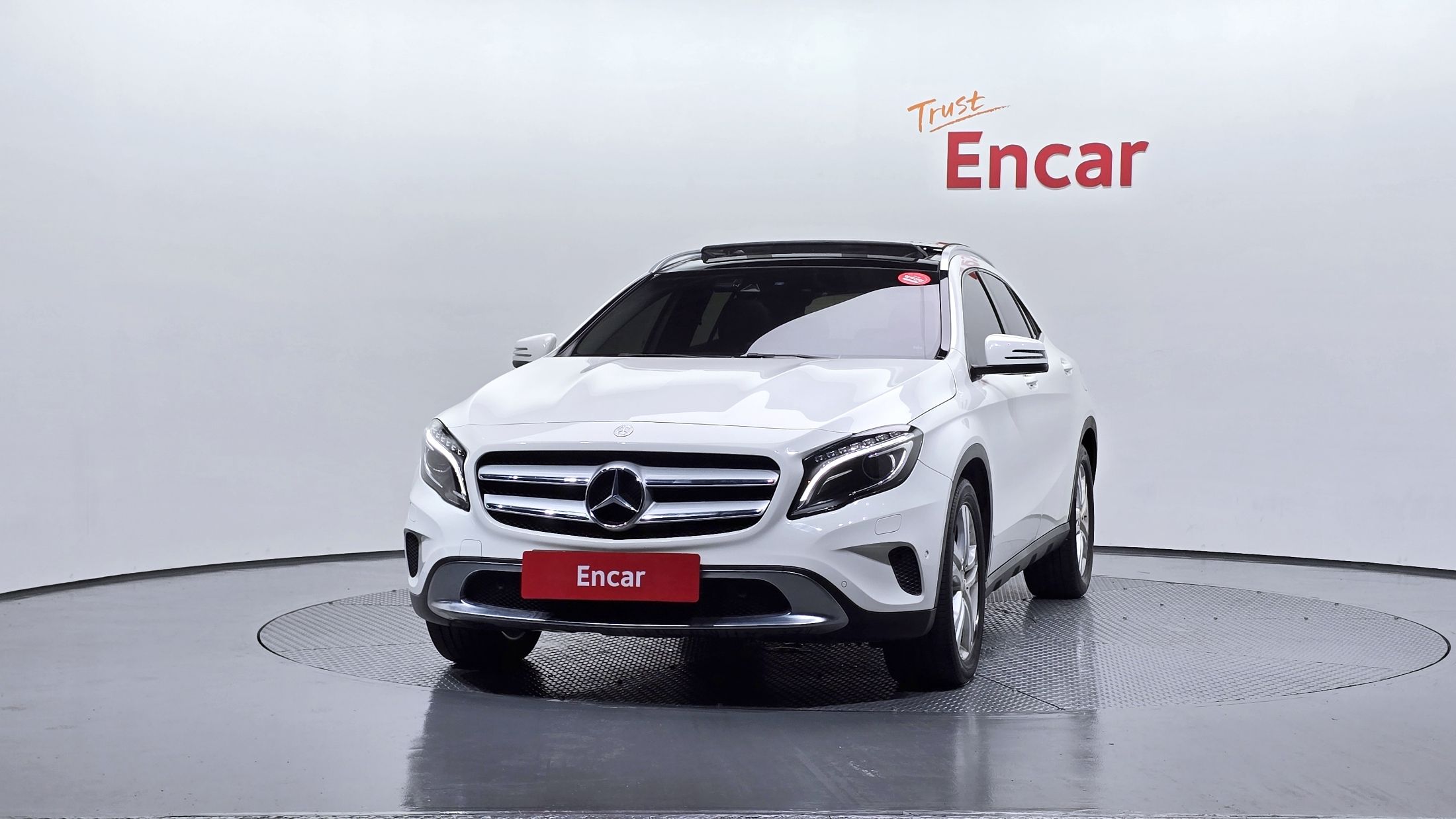 MERCEDES BENZ GLA-CLASS X156 2017