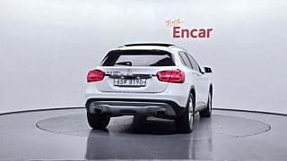 MERCEDES BENZ GLA-CLASS X156 2017