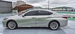 LEXUS ES300H 2025