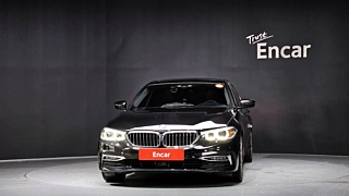 BMW 5-SERIES G30 2019