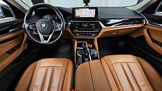 BMW 5-SERIES G30 2019