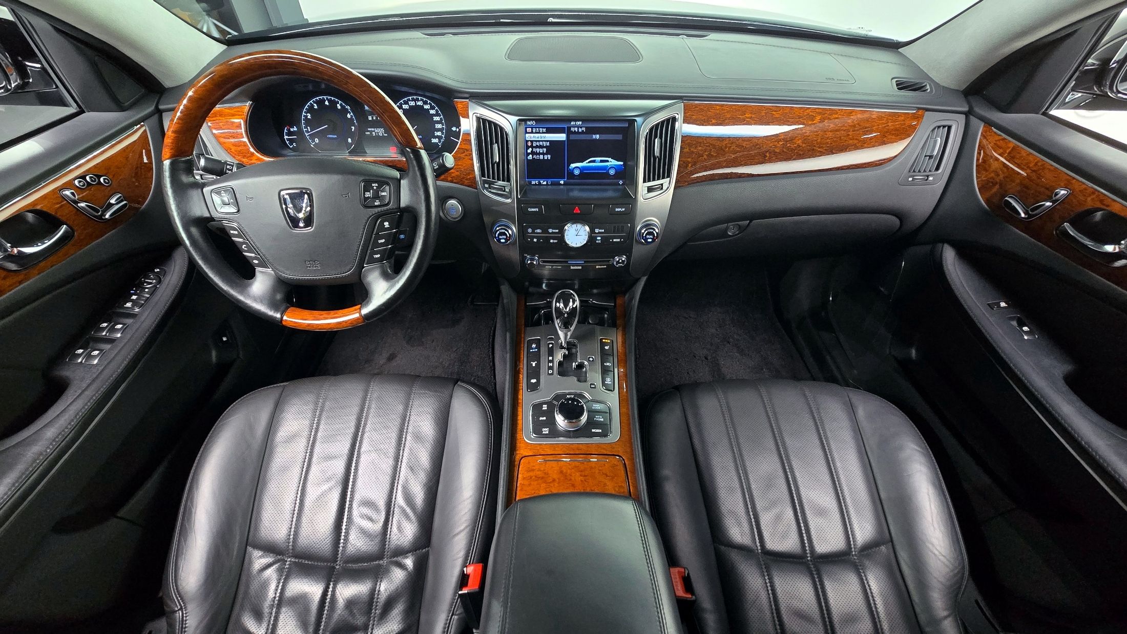 HYUNDAI EQUUS NEW 2010