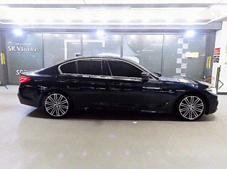 BMW 5-SERIES G30 2019