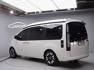 HYUNDAI STARIA 2023