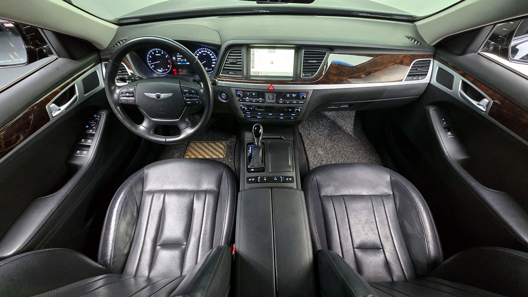 HYUNDAI GENESIS DH 2014