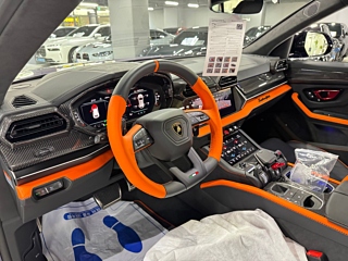 LAMBORGHINI URUS 2025