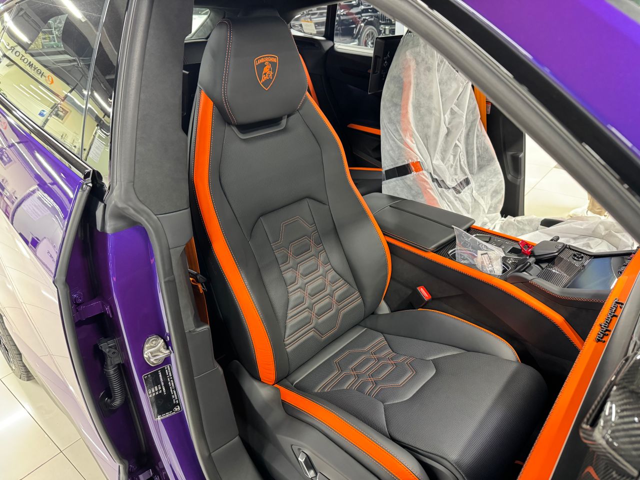 LAMBORGHINI URUS 2025