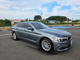 BMW 5-SERIES G30 2019