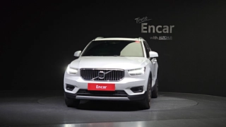 VOLVO XC40 2021