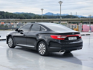 HYUNDAI GRANDEUR HG HYBRID 2016