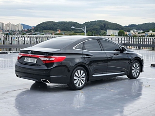 HYUNDAI GRANDEUR HG HYBRID 2016