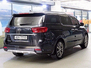 KIA CARNIVAL 2018