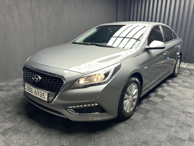 HYUNDAI LF SONATA HYBRID 2017