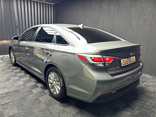 HYUNDAI LF SONATA HYBRID 2017